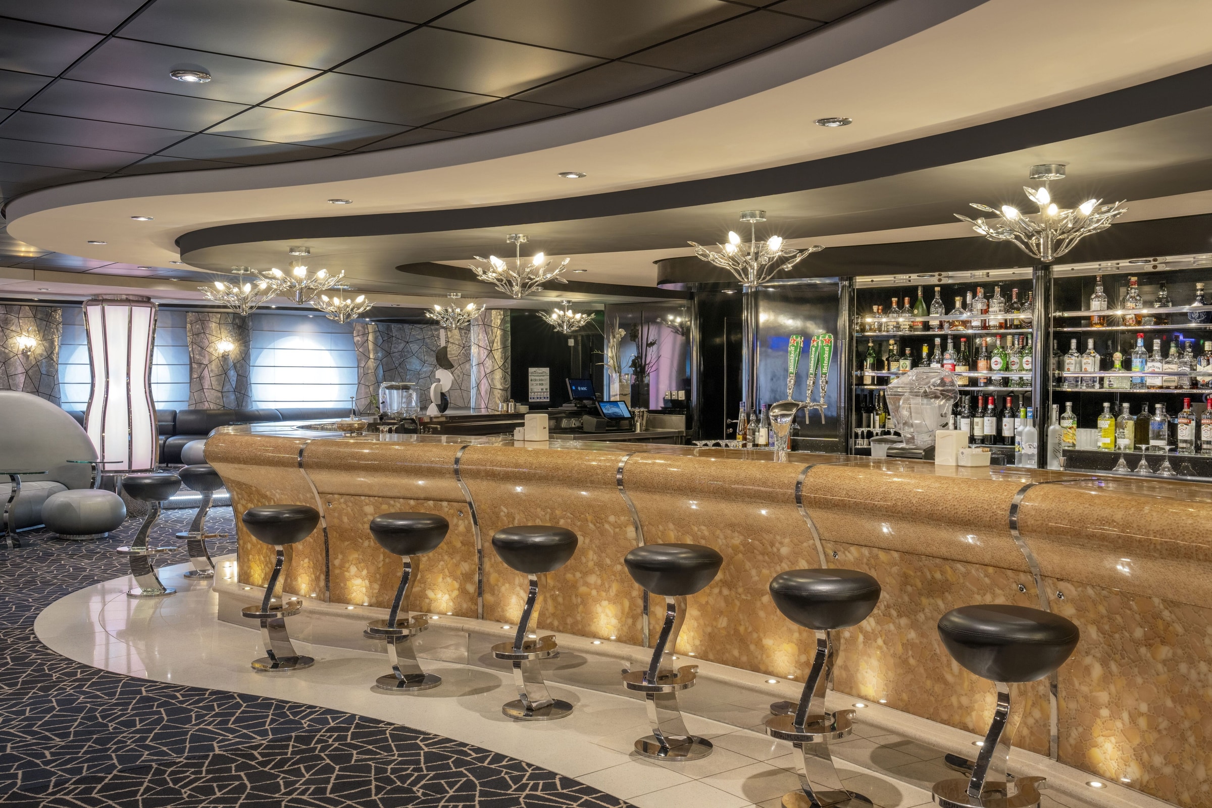 MSC Divina 10